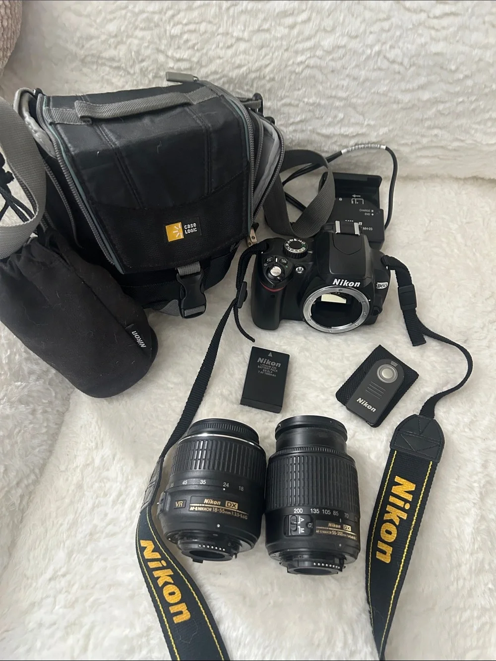 Nikon D60 Camera complete kit DSLR @ book